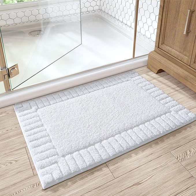LUMI Bathroom Rugs Non Slip with Rubber Backing, Extra Soft Plush Microfiber Bath Rug Absorbent, Machine Washable Bath Mat Quick Dry for Tub, Shower, Hotel, White, 24"x36"