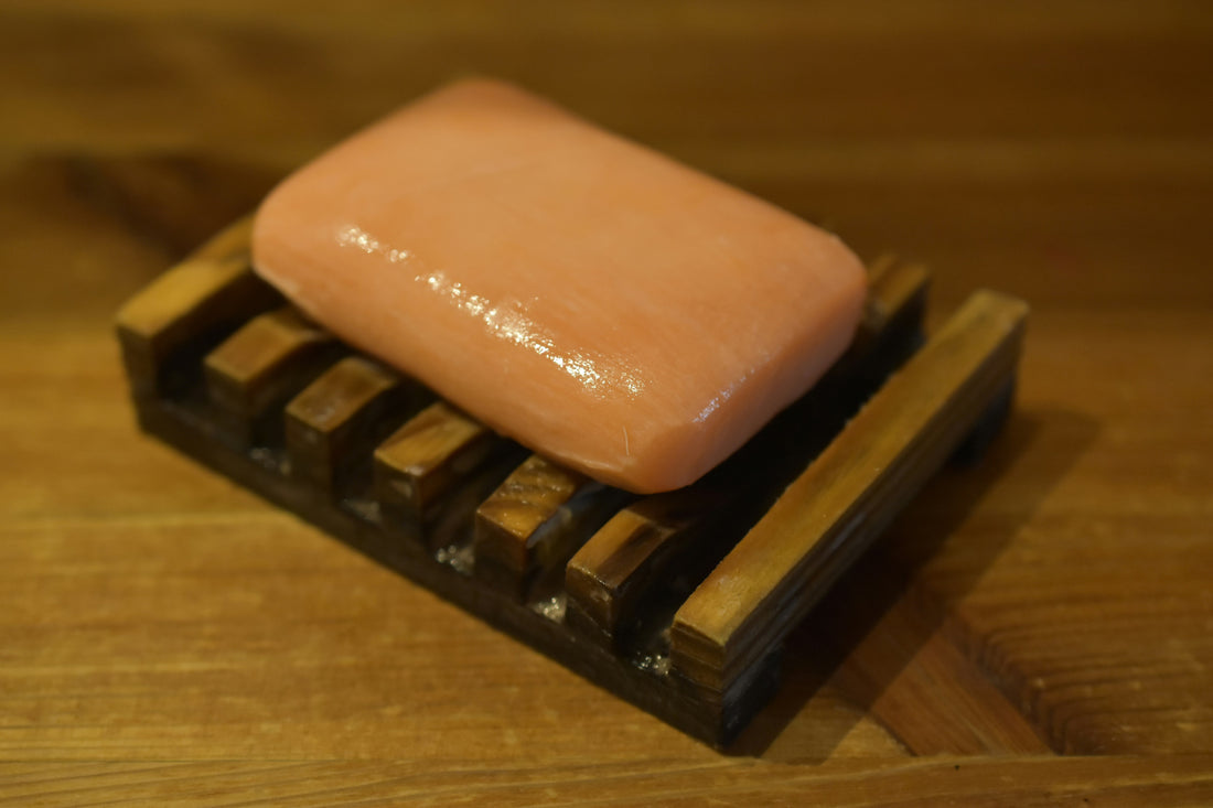 [BATHMENT] The "Bar Soap Friction Anchor": How to stop slippery soap bars from turning into a mushy puddle