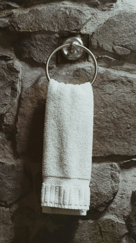 [BATHMENT] The "Oxygen Bleach Towel Vinegar Strip": How to restore stiff, sour-smelling bath towels to hotel-soft absorbency
