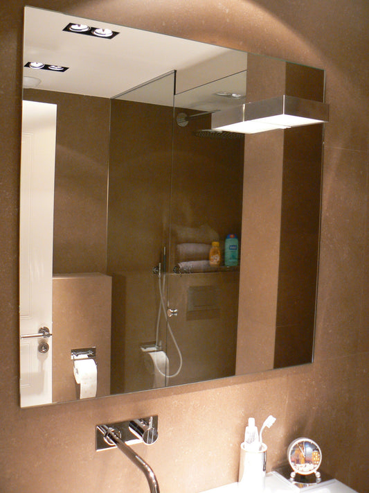 [BATHMENT] The "Silicon Squeegee Water Shield": How to prevent mirror water spots and soap crust on glass enclosures