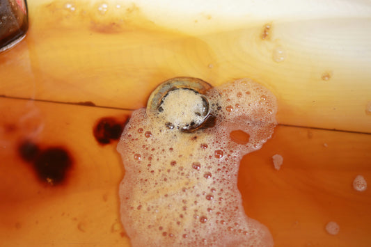 [BATHMENT] The "Capillary Drain Restarter": How to dissolve soap scum and hair tangles using the exothermic heat of baking soda and vinegar