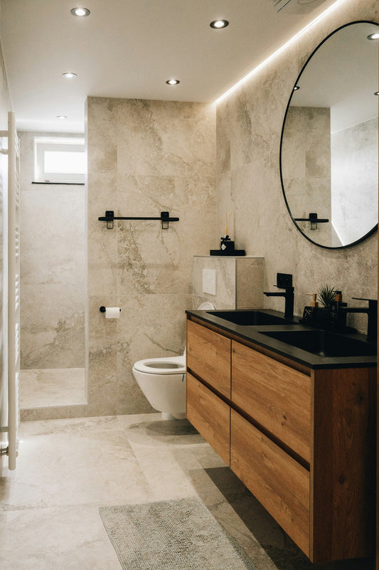 [BATHMENT] The "Glycerin Soap Barrier" Fog Shield: How to keep bathroom mirrors completely fog-free during hot showers