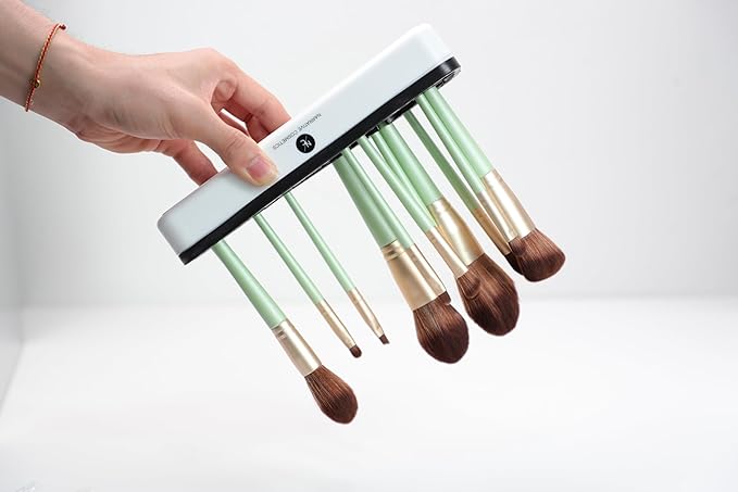 Narrative Cosmetics Upright Silicone Brush Holder with Square Corners - Black