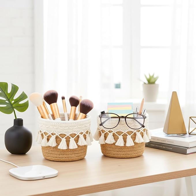Macrame Makeup Brush Holder Organizer Comb Brushes Mini Storage Basket Boho Decor Baskets Cosmetics Desk Storage Baskets Tassels Fringe Decorative Pencil Holder for Vanity Office Desk Organizer