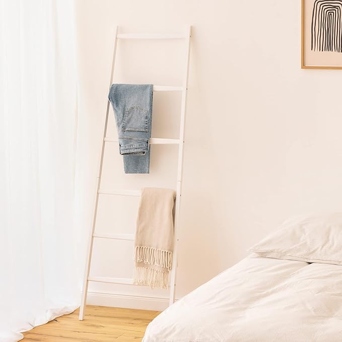 Navaris Bamboo Towel Ladder - Rack Rail Blanket, Towel, Clothes, Linen Railing Hanger for Bathroom, Bedroom - Bamboo Towel Holder Stand - White