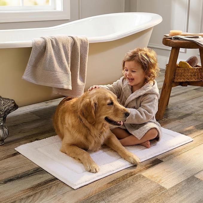 GRANNY SAYS White Bathroom Rugs Non Slip, 20" x 32", Bath Rugs for Bathroom Washable, Bath Mats for Floor, Microfiber Bath Mat for Tub, Shower Mat for Bath Floor, Absorbent Shower Rugs