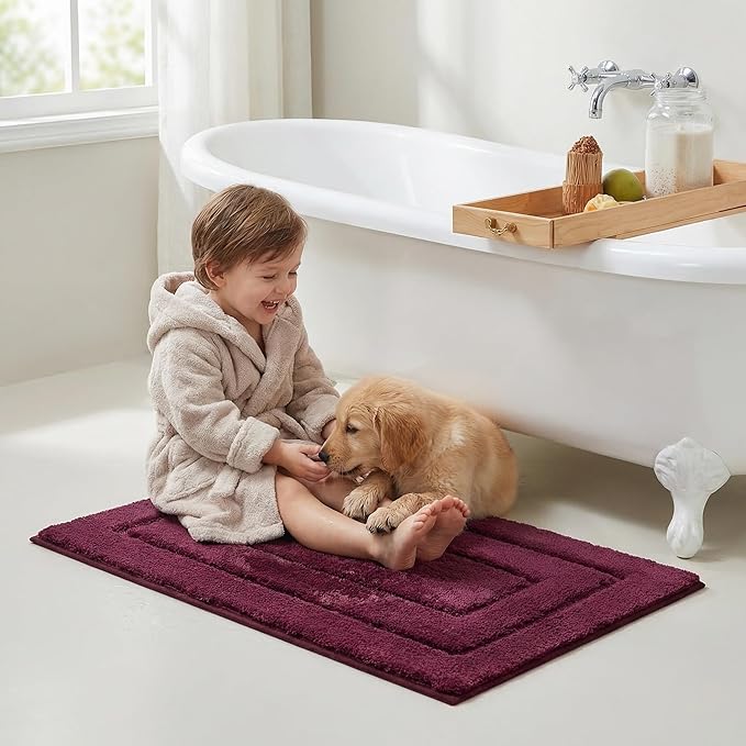 GRANNY SAYS Bathroom Rugs Non Slip, 16" x 24", Bath Rugs for Bathroom Washable, Bath Mats for Floor, Microfiber Bath Mat for Tub, Absorbent Bath Rugs for Shower Room, Strawberry Red