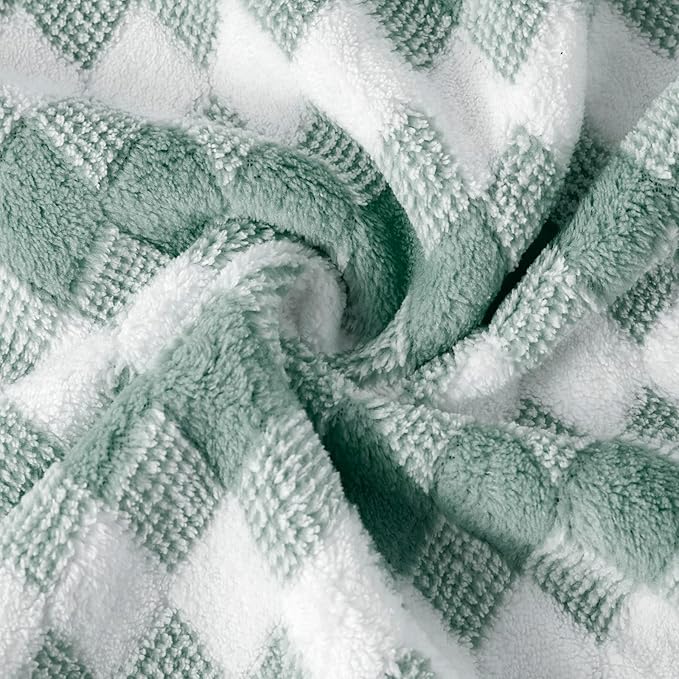 Hand Towels Set 2 Pack-16“x31” Ultra Soft Microfibers Bathroom Towel Set Highly Absorbent Quick Dry Luxury Premium Towel Lightweight Cozy Durable Hand Towel Collection Hotel Spa Gym Kitchen,Green