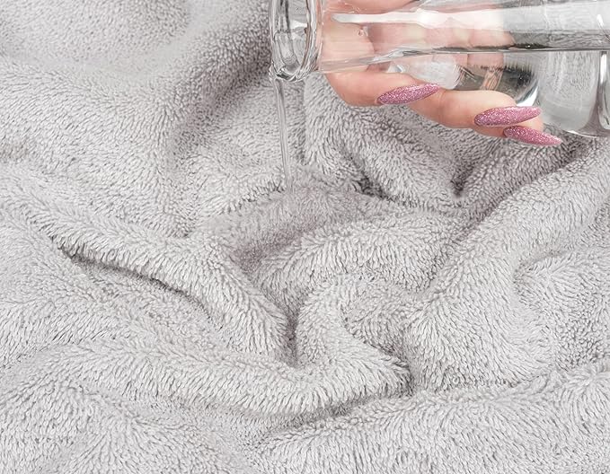 American Soft Linen 35x70 Jumbo Large Bath Towel, 600 GSM 100% Cotton Turkish Bath Sheet, Oversized Luxury Bath Towel for Bathroom Beach and Pool, Silver Grey