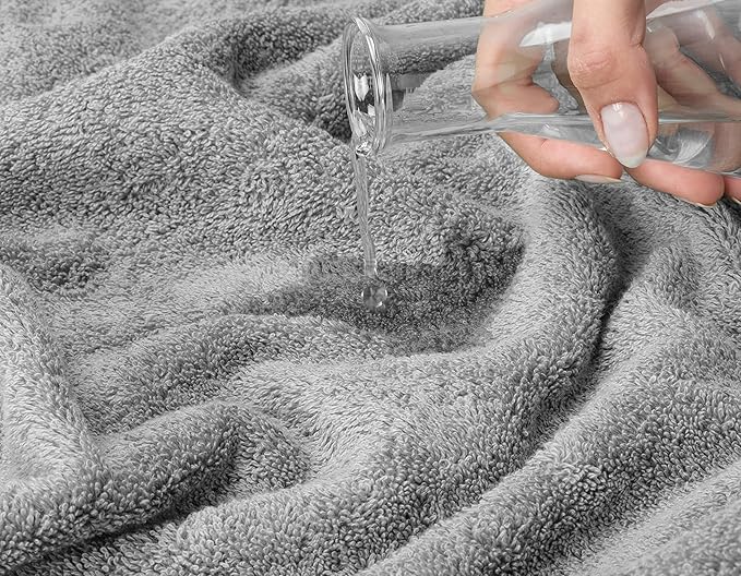 American Soft Linen 35x70 Jumbo Large Bath Towel, 600 GSM 100% Cotton Turkish Bath Sheet, Oversized Luxury Bath Towel for Bathroom Beach and Pool, Light Grey